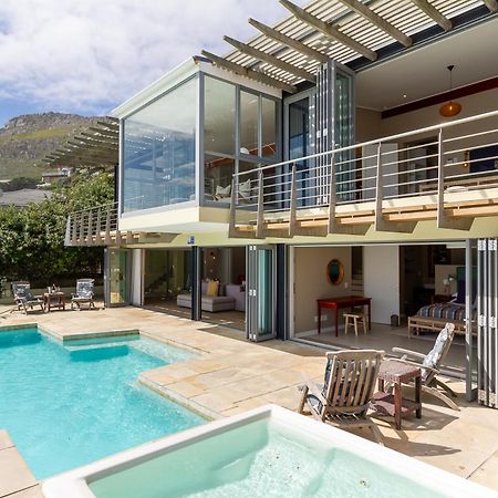 Villa Misty Cliffs Scarborough Bagian luar foto