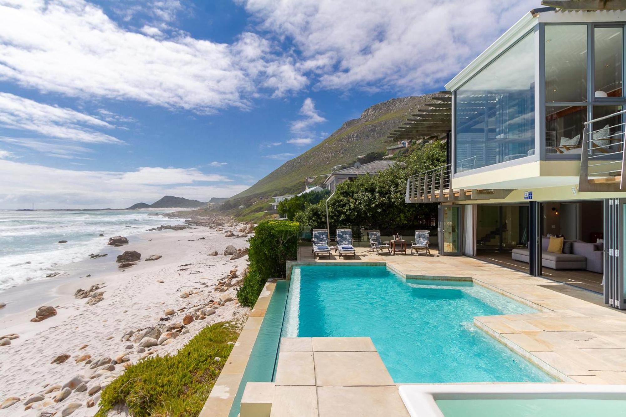 Villa Misty Cliffs Scarborough Bagian luar foto