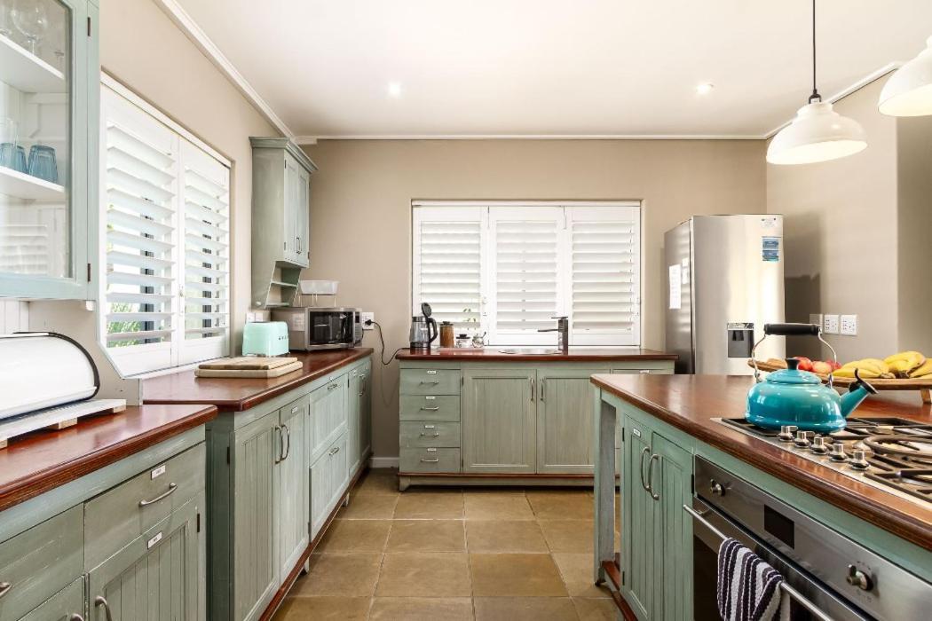 Villa Misty Cliffs Scarborough Bagian luar foto
