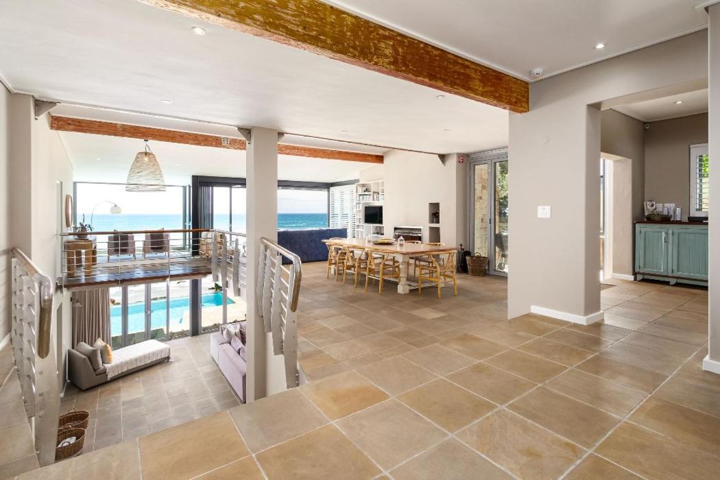 Villa Misty Cliffs Scarborough Bagian luar foto