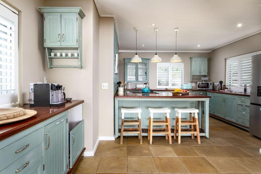 Villa Misty Cliffs Scarborough Bagian luar foto