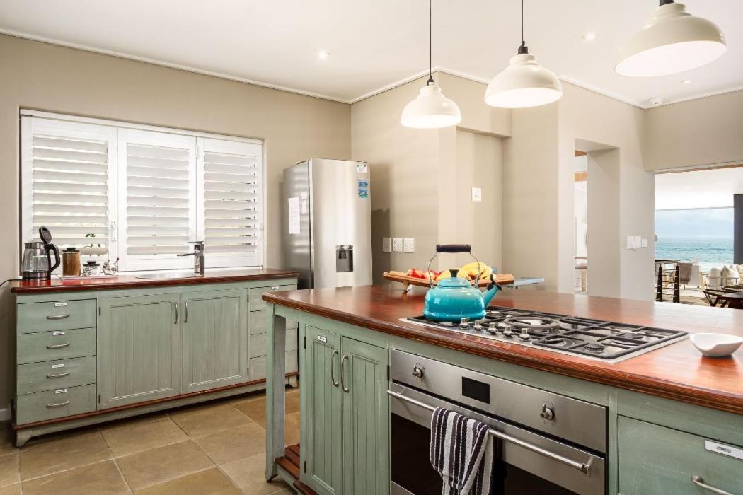 Villa Misty Cliffs Scarborough Bagian luar foto