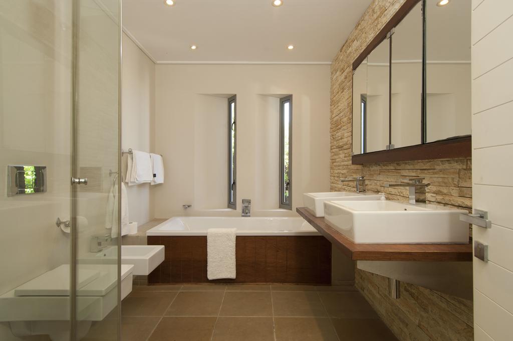 Villa Misty Cliffs Scarborough Bagian luar foto