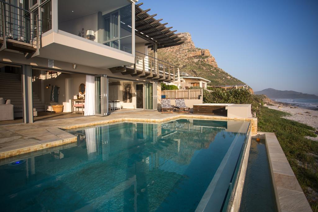 Villa Misty Cliffs Scarborough Bagian luar foto