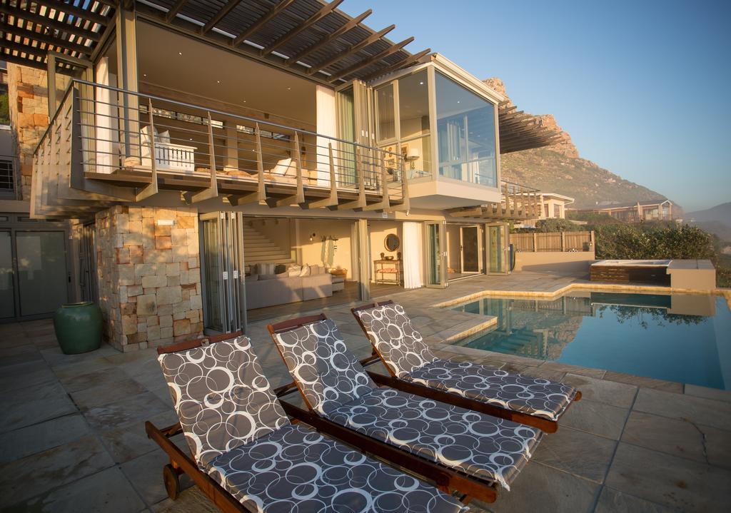 Villa Misty Cliffs Scarborough Bagian luar foto