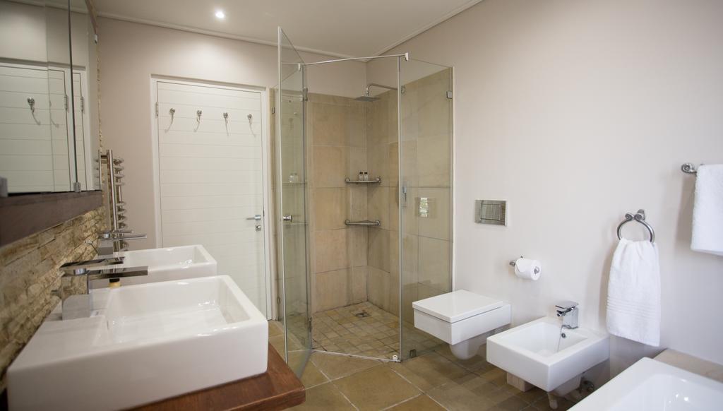 Villa Misty Cliffs Scarborough Bagian luar foto